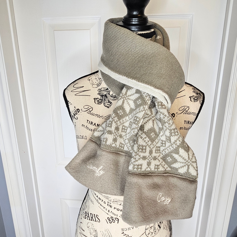 NWOT Hallmark Long Reversible Snowflake Fair Isle Winter Knit Scarf Taupe Cream